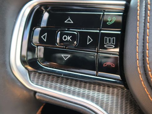 Used 2023 Jeep Grand Wagoneer Series III w/ Rear Seat Video Group 1 AWD/4WD image 38
