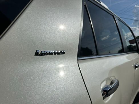 Used 2019 Toyota 4Runner Limited AWD/4WD image 41