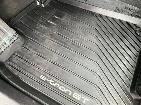 Used 2022 Audi e-tron GT Premium Plus AWD/4WD image 20