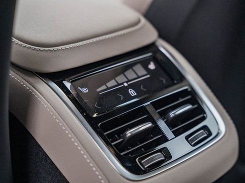 New 2026 Volvo XC90 B6 Plus image 33