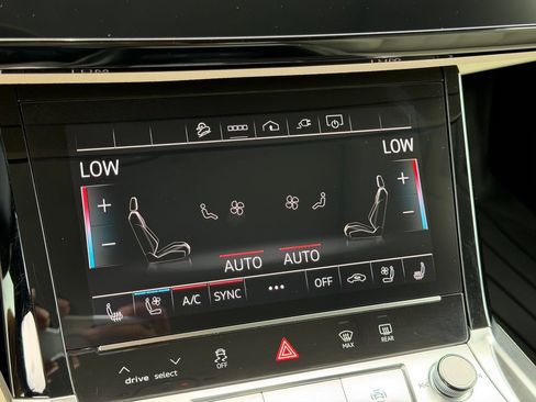Certified 2024 Audi Q8 e-tron Premium Plus w/ Premium Plus Package AWD/4WD image 31