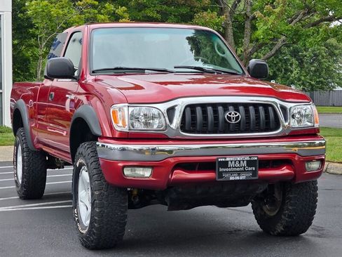 Used 2004 Toyota Tacoma 4x4 Xtracab V6 w/ Convenience Pkg image 2