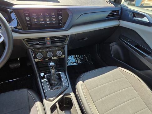 Used 2023 Volkswagen Taos SE w/ Panoramic Sunroof Package FWD image 20