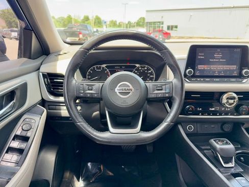 Used 2021 Nissan Rogue SV w/ Premium Package AWD/4WD image 16