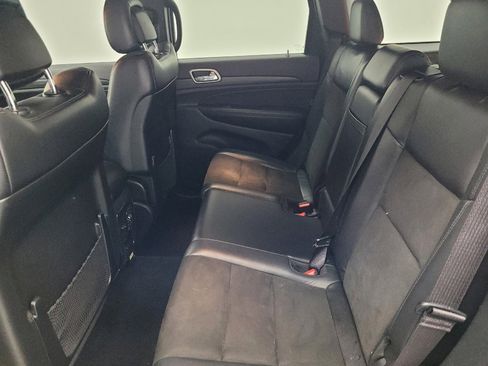 Used 2020 Jeep Grand Cherokee Altitude image 18