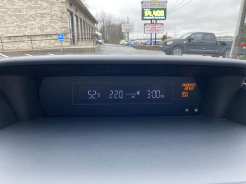 Used 2016 Subaru Crosstrek 2.0i Limited image 24