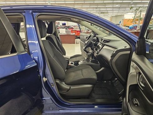 Used 2019 Nissan Rogue Sport S image 32