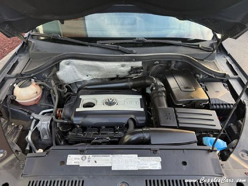 Used 2012 Volkswagen Tiguan S image 14