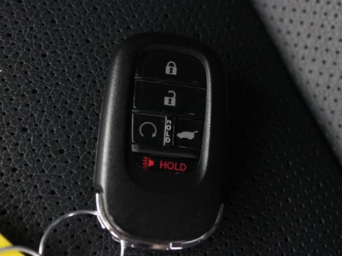 Used 2025 Honda Pilot Elite image 50
