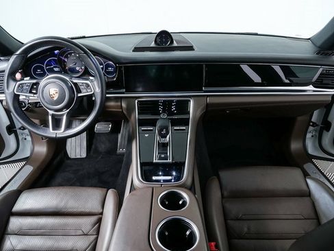Used 2017 Porsche Panamera 4S image 18