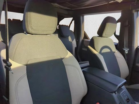 Used 2021 Ford Bronco Big Bend w/ Sasquatch Package image 24