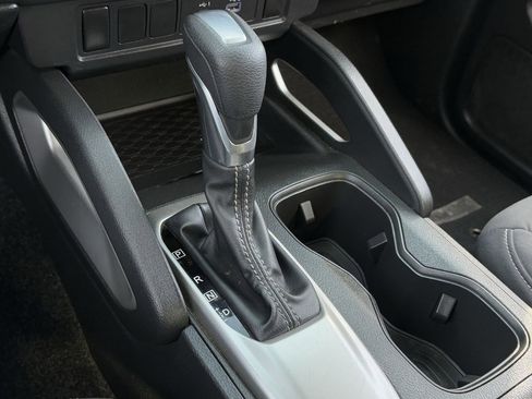 Used 2023 Nissan Frontier SV image 19