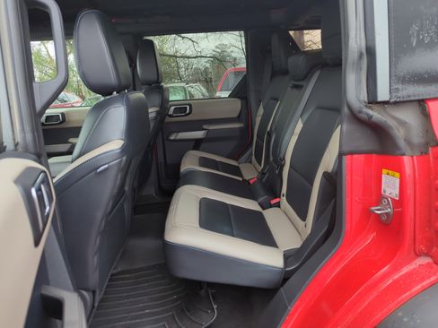 Used 2023 Ford Bronco Wildtrak image 20