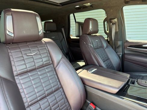 Used 2023 Cadillac Escalade Sport Platinum AWD/4WD image 40