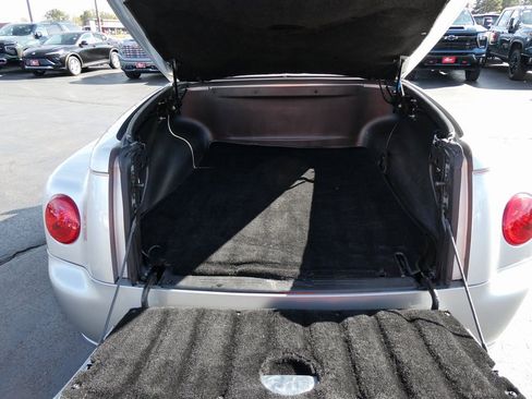 Used 2005 Chevrolet SSR Base 2D Standard Cab w/ Preferred Equipment Group image 8