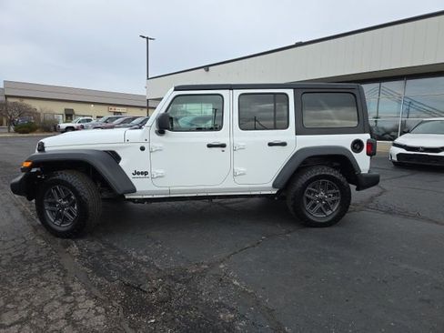 Used 2024 Jeep Wrangler Sport S image 3