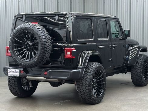 Used 2025 Jeep Wrangler Unlimited Sahara w/ Safety Group image 5