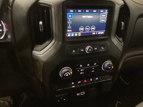 Used 2021 Chevrolet Silverado 1500 Custom w/ Safety Confidence Package AWD/4WD image 12