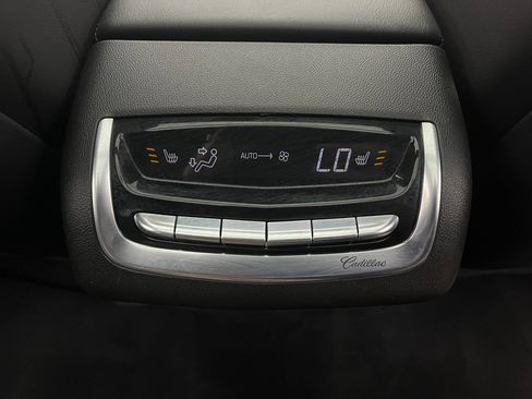 Used 2023 Cadillac XT6 Premium Luxury w/ Technology Package AWD/4WD image 8
