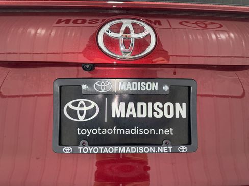 Used 2025 Toyota RAV4 LE image 31