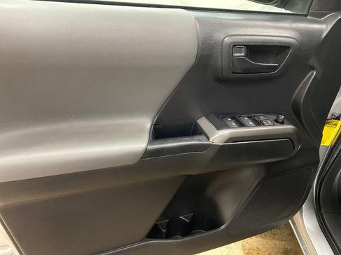 Used 2023 Toyota Tacoma SR5 RWD image 12