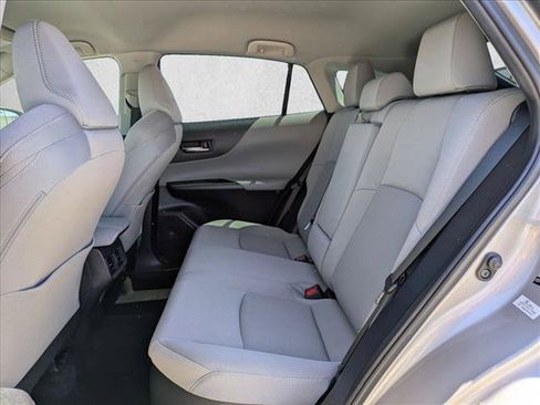 Certified 2021 Toyota Venza LE AWD/4WD image 18