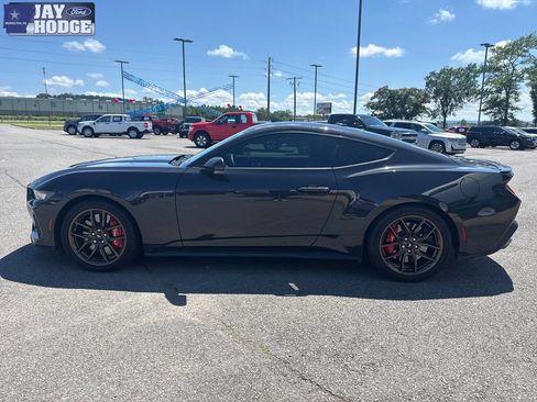 Used 2024 Ford Mustang GT Premium RWD image 3