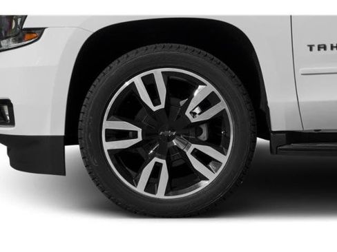 Certified 2019 Chevrolet Tahoe LS w/ Enhanced Driver Alert Package image 15
