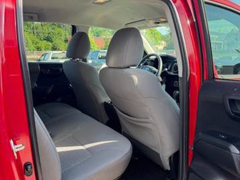 Used 2020 Toyota Tacoma SR AWD/4WD image 8