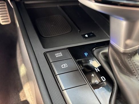 Certified 2025 Hyundai Elantra Sport image 39
