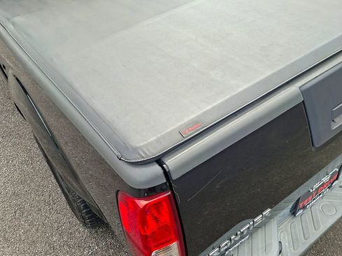 Used 2011 Nissan Frontier SV w/ SV Premium Utility Pkg RWD image 8