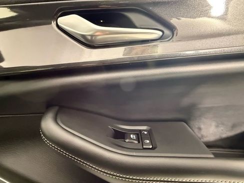 Used 2022 Jeep Grand Cherokee Laredo w/ Luxury Tech Group I image 32