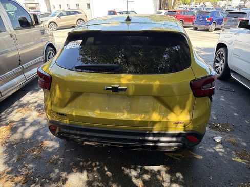 Certified 2024 Chevrolet Trax RS image 4