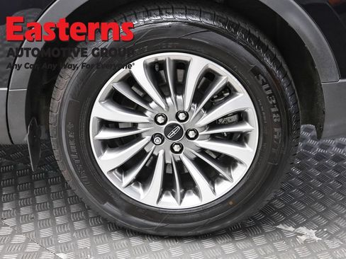 Used 2022 Lincoln Nautilus AWD w/ Premium Package image 8