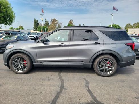 Used 2025 Ford Explorer ST w/ Sun And Sound Package AWD/4WD image 31