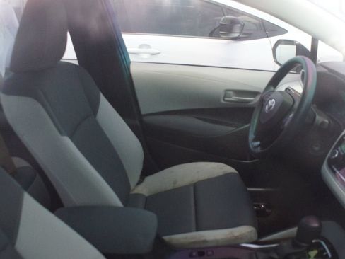 Used 2023 Toyota Corolla LE FWD image 2