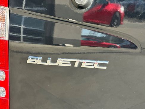 Used 2016 Mercedes-Benz Sprinter 2500 image 32