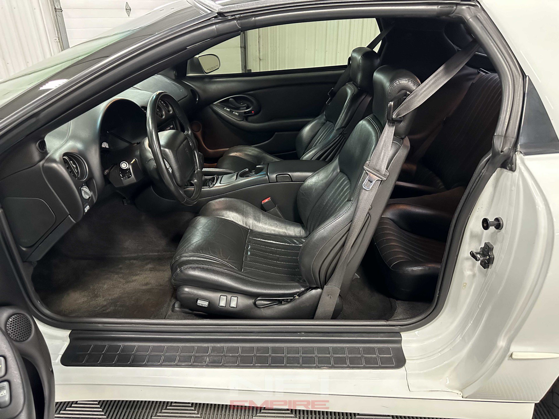 Used 2002 Pontiac Firebird Formula RWD image 34