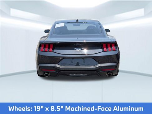 Used 2024 Ford Mustang Coupe RWD image 5