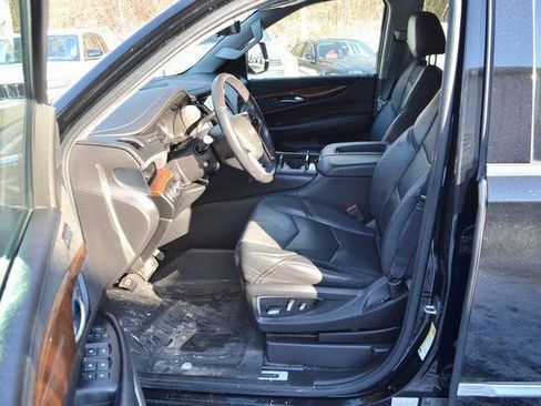 Used 2019 Cadillac Escalade Luxury image 17