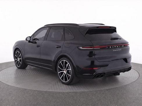 Used 2021 Porsche Cayenne Turbo AWD/4WD image 3