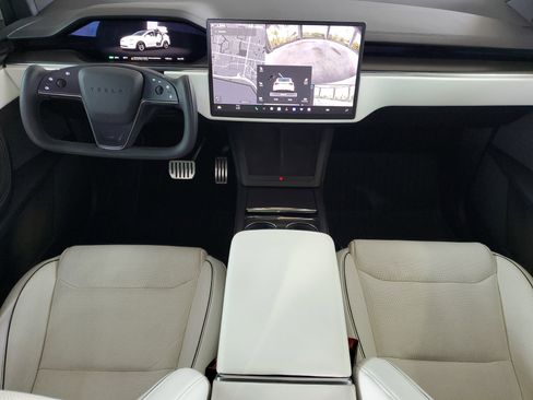 Used 2022 Tesla Model X Plaid image 11