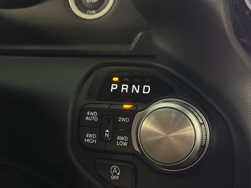 Used 2025 RAM 1500 Laramie AWD/4WD image 27