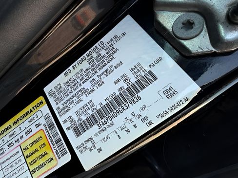 Used 2016 Ford Fusion SE FWD image 30