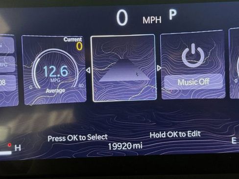 Used 2023 Jeep Grand Cherokee Laredo image 13