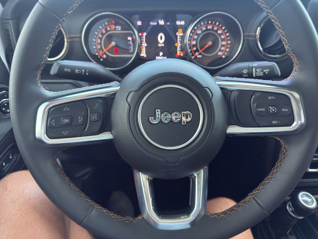 Used 2023 Jeep Gladiator Overland AWD/4WD image 15