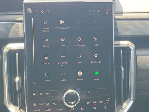 Used 2024 GMC Acadia Elevation w/ Luxury Package FWD image 26