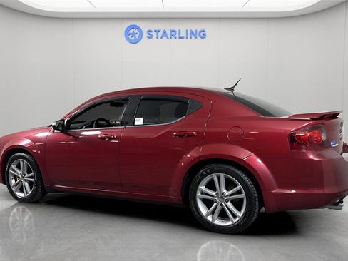 Used 2013 Dodge Avenger SE image 4