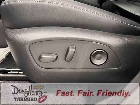 New 2026 Chevrolet Traverse LT w/ Driver Confidence Package image 29