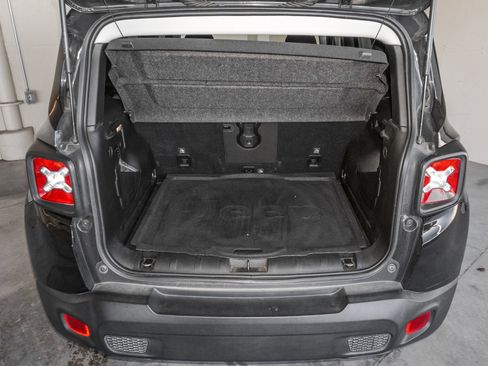 Used 2021 Jeep Renegade Latitude w/ Convenience Group image 46